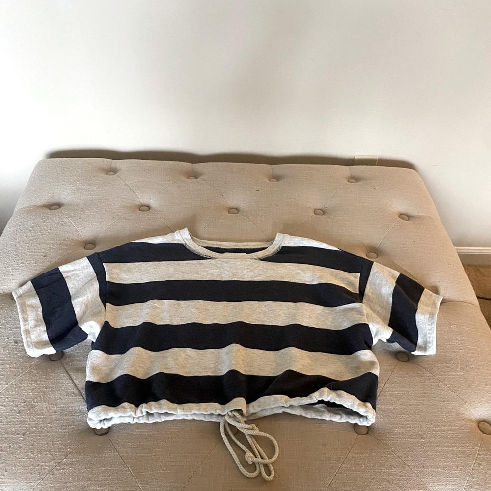 Women’s American Eagle Cropped Shirt